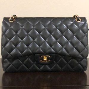 Authentic Jumbo size Black Chanel!!